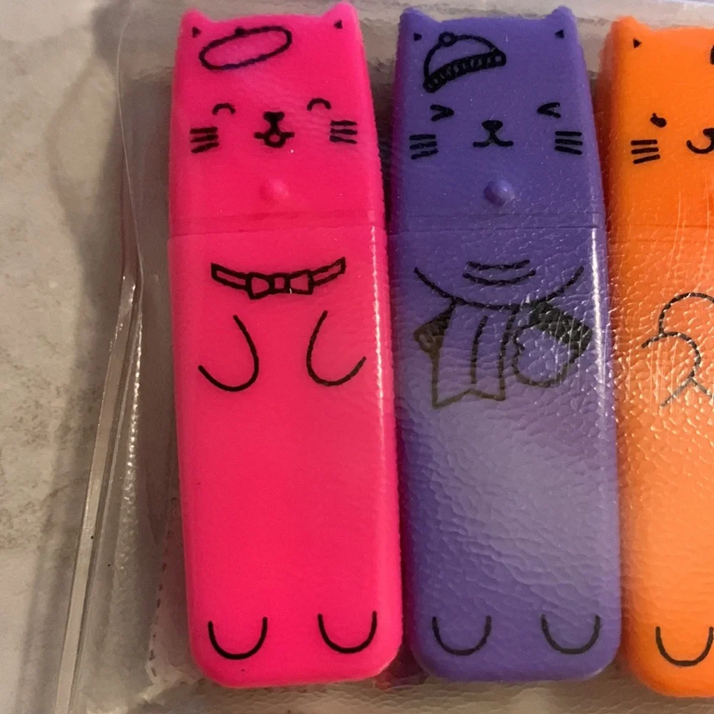 ***FREE WITH PURCHASE*** Adorable Cat Highlighter Set - Picture 2 of 4